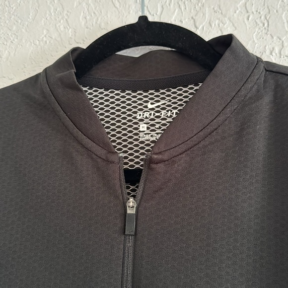 Nike Dry tank. NWT. Perfect for golf or tennis. - Picture 2 of 7
